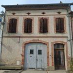 is 005 maison de village facade